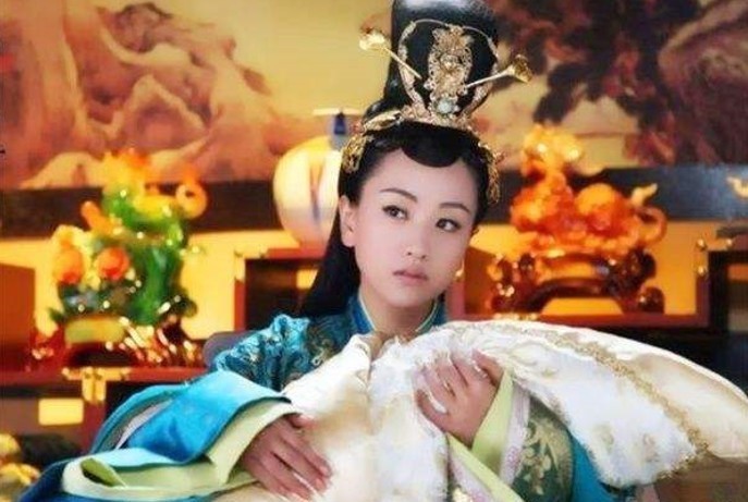  父亲|她拒绝王爷和皇上求婚，下嫁一“呆子”，20年后“呆子”成皇帝
