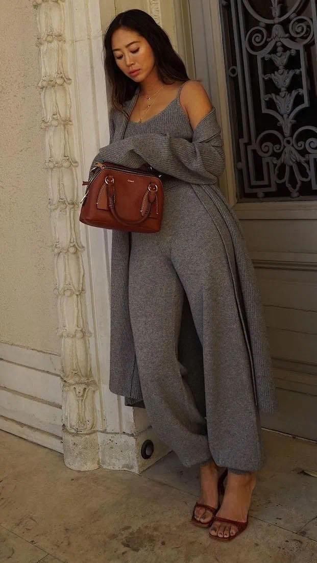 早春穿什么？3种“温柔穿搭”方案，早穿早美