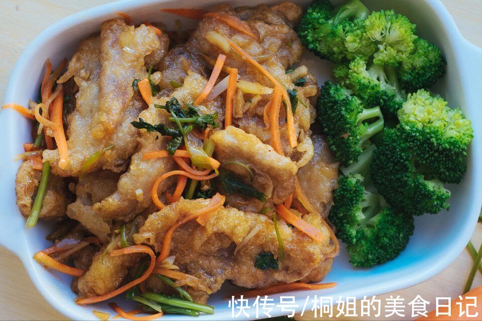 锅包肉好吃有窍门,3个要点掌握好,外焦里嫩,又香又脆不回软