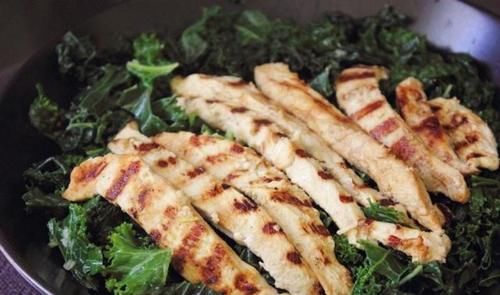 12道油煎出来的特色菜，看着就很有食欲，吃起来鲜香可口回味无穷