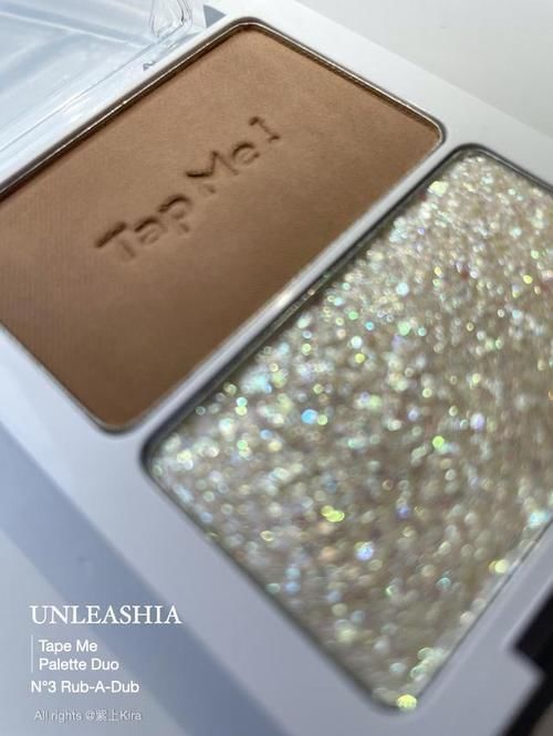 巧用三色腮红和眉笔，多快好省，打造氛围感阳光妆容