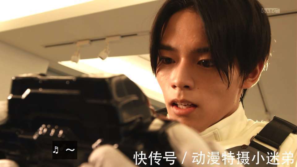 假面骑士Revice|《假面骑士Revice》二骑腰带亮相,三种配色,很黑很帅气!