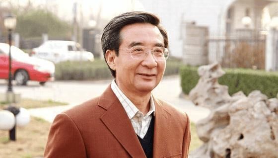 河北省文联|旭宇今楷有点丑，田蕴章也“炮轰”，枉为中书协楷书委员会主任