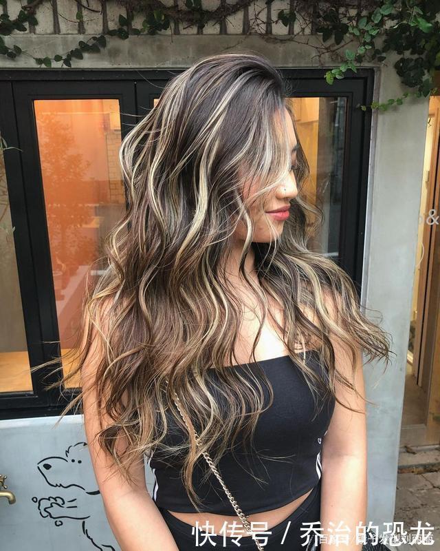 “最值得尝试”的女发,蓬松修颜很有层次感,大多数女性都喜欢