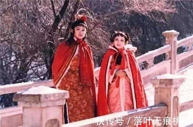 凫靥裘#薛宝琴出嫁,贾母送给她一件衣服,给她的婚后生活带来了不幸