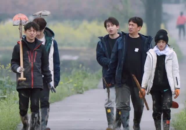 节目组 张艺兴成了《向往的生活》里最惨的常驻嘉宾?