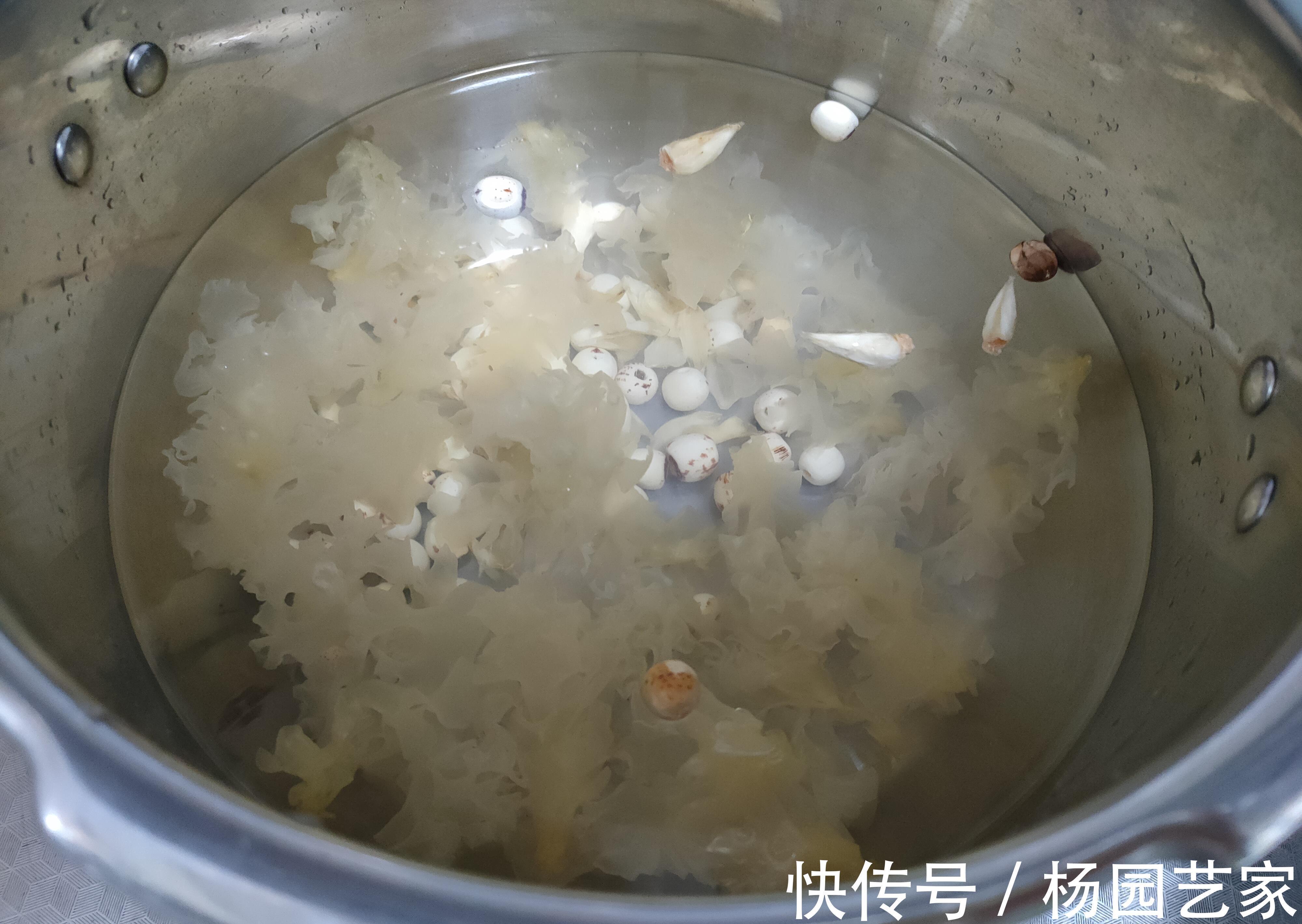 食物|初秋，3样白色食物一起放入高压锅，出锅香气四溢，滋润去燥