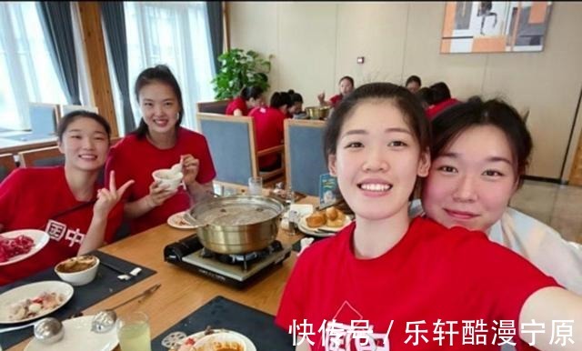 冠军|恭喜李盈莹！天津女排9连胜，提前获得排位赛冠军！