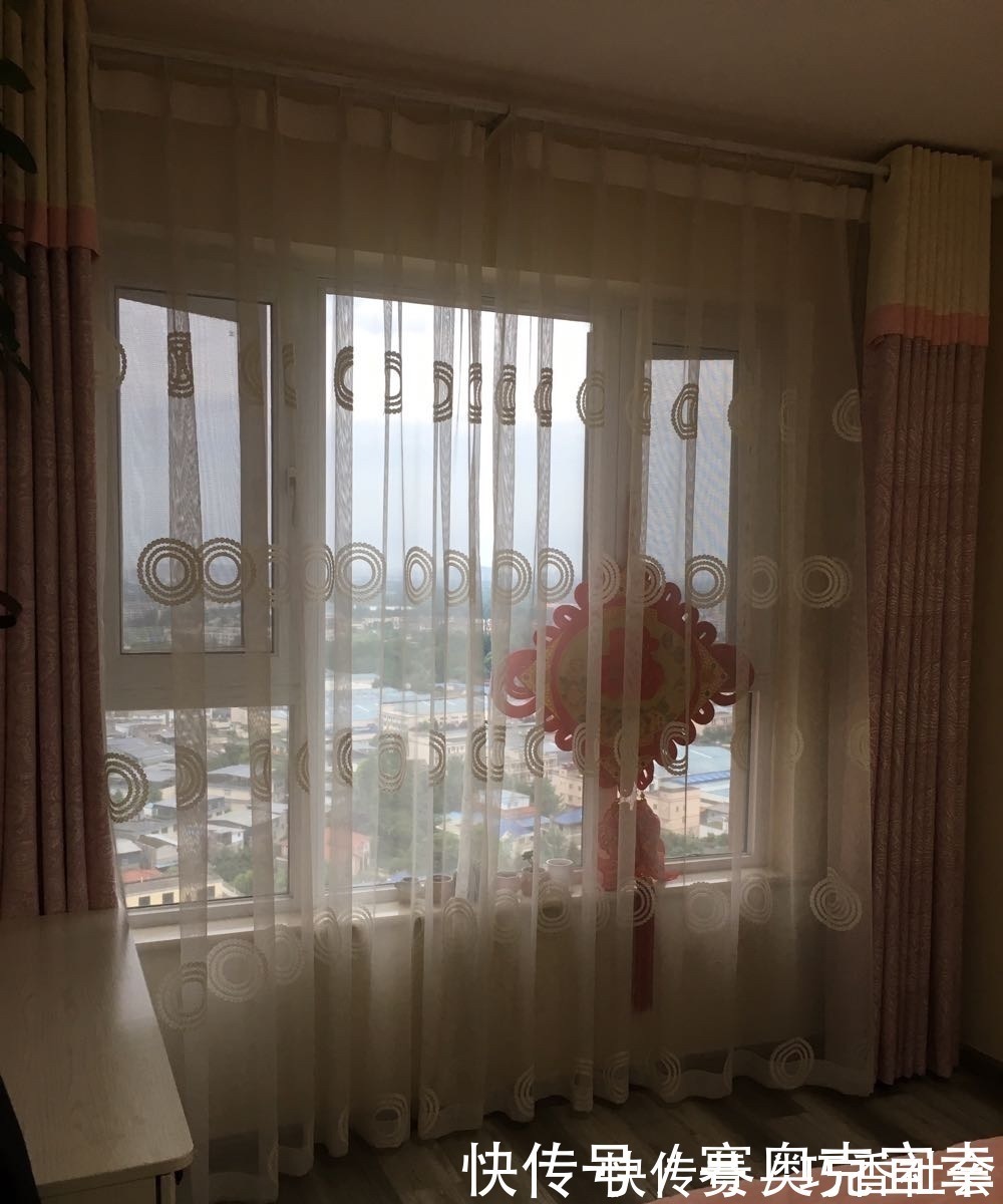 餐厅|新房刚大扫除完成，朋友进门就被电视墙惊艳到，特别不满意餐厅