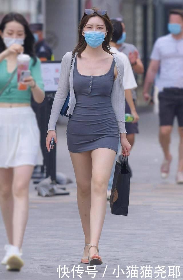 巧搭吊带短裙,这样穿清凉舒适又防晒,还能轻松提升你的外在美