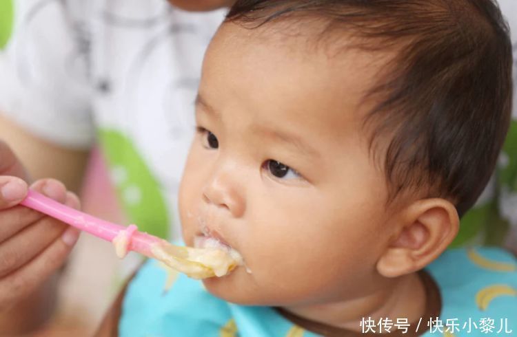 给宝宝吃辅食,别做错3件事,看似对宝宝好,实则很伤身,要知晓
