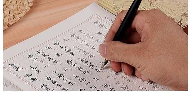 学生@“赵今麦字体”与“千玺字体”出圈，娱乐圈里的学霸，不服都不行