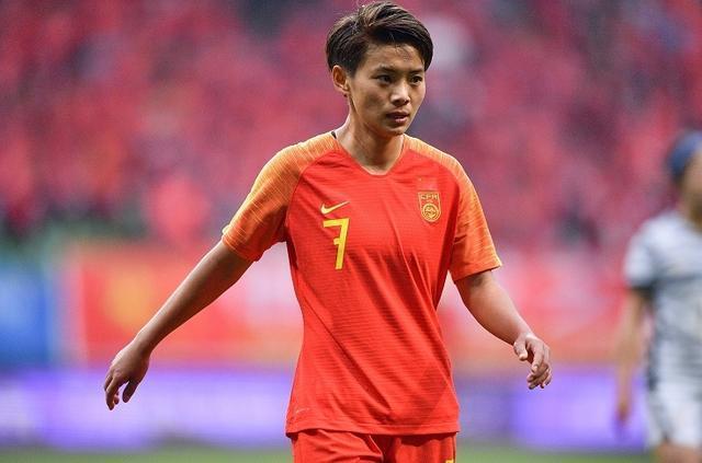 fif深夜0点,中国女足传来好消息:王霜做出难得决定,球迷齐声点赞