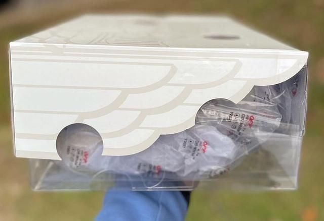 white 飞翼鞋盒太酷了!OW x AJ2 最新图片泄露!下月正式发售