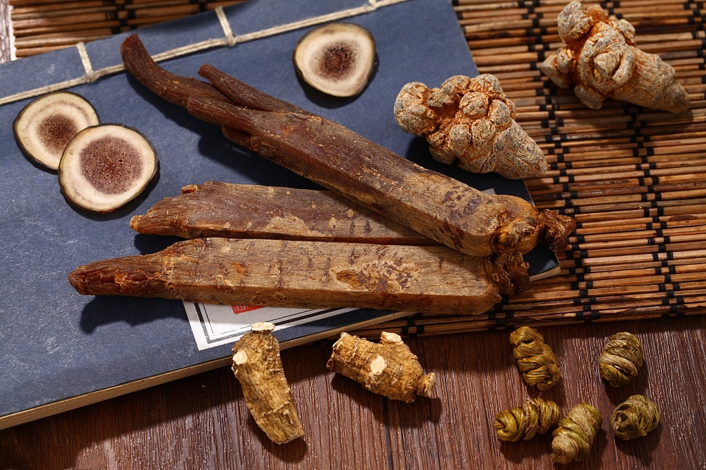 阴阳|不补身体虚,一补就上火,上热下寒,这样做既通又补,火气变元气