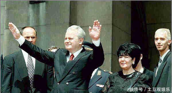 米洛舍维奇|首个被送上法庭的元首,米洛舍维奇被谁出卖了出卖者结局怎样