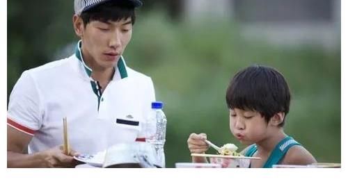 “好爸爸”张亮，他与张亮麻辣烫的难看关系，还作死了自己前途