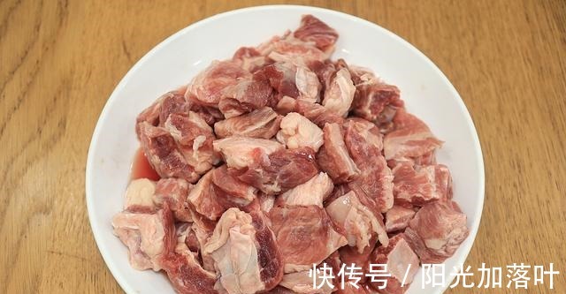 天凉了，强身健体的番茄炖牛肉，一周吃一锅不奢侈，对得起自己！