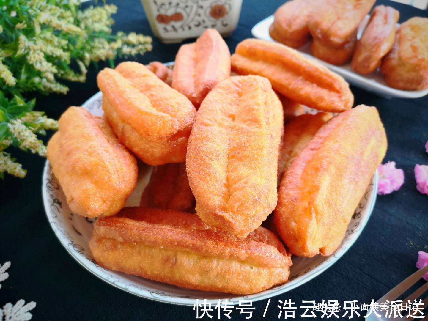 小苏打|炸油条用泡打粉、小苏打全错，油条店老板教你正确做法，金黄酥脆
