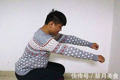 男人|坚持每天都做深蹲的男人,最后都怎么样了?一年后,完全变了样