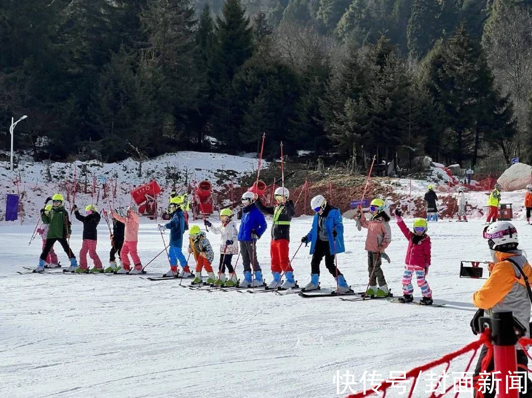 四川|探访四川阿坝孟屯河谷滑雪场 380米滑雪道让游客尽情穿梭