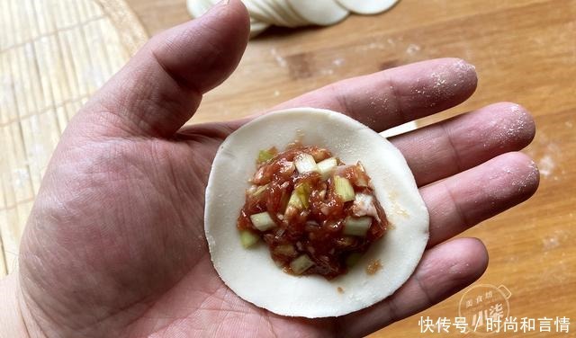 牛肉饺子这样调馅太好吃了,再贵也要吃,做法简单味道鲜香,解馋