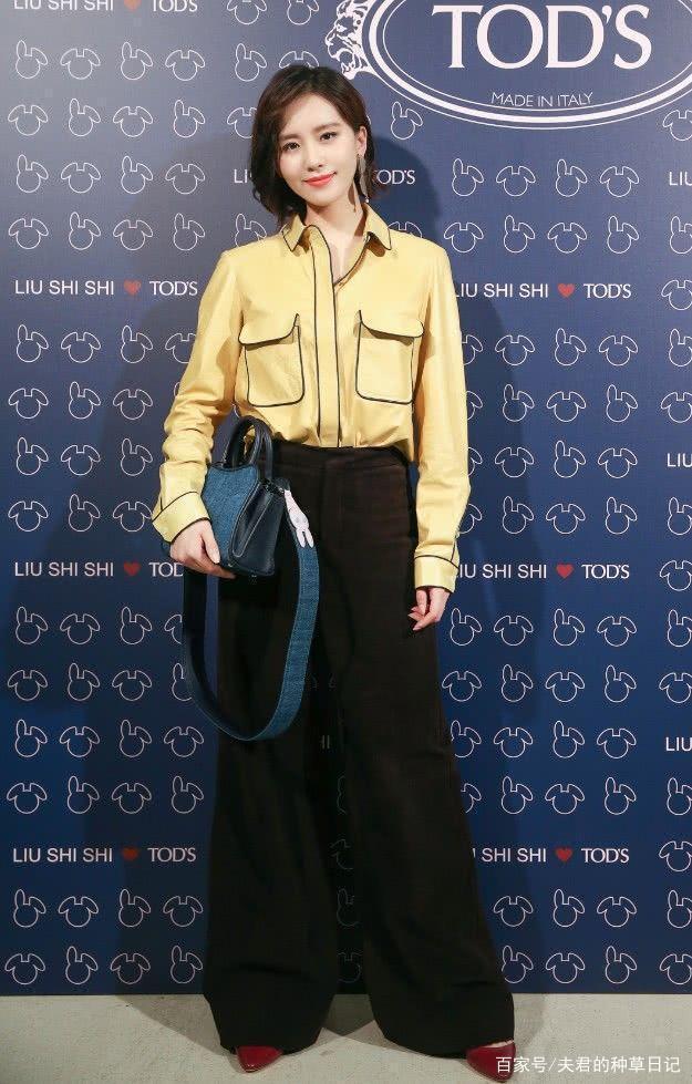 奔四的女人,少穿“花”衣服,多穿这3种颜色的衣服,减龄又显白