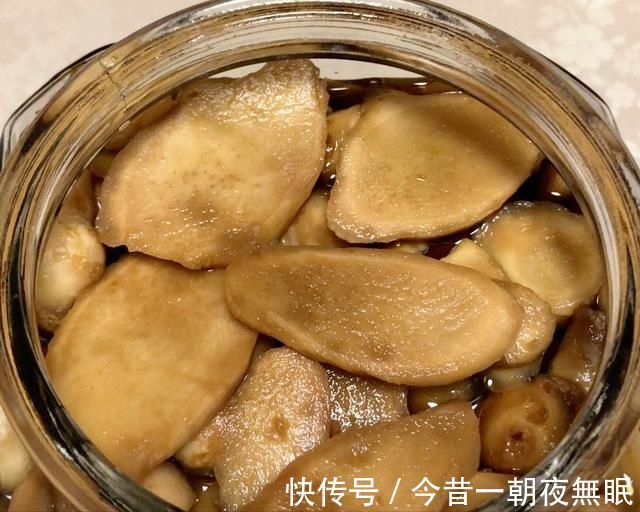 辛辣|夏天用醋把姜泡起来,酸甜不辛辣,每天早晨吃点,想不到这么厉害