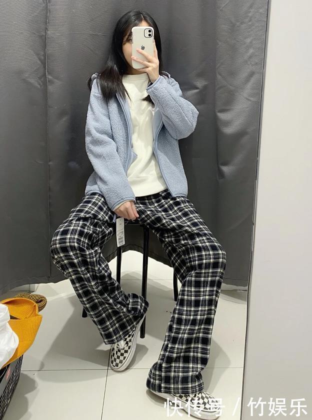 冬季有种穿搭正火,叫“摇粒绒外套+阔腿裤”,这么穿显瘦又休闲