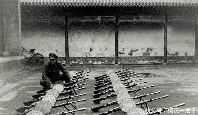 保长|他的起点比徐向前还高, 但高开低走, 最后成了一个小保长