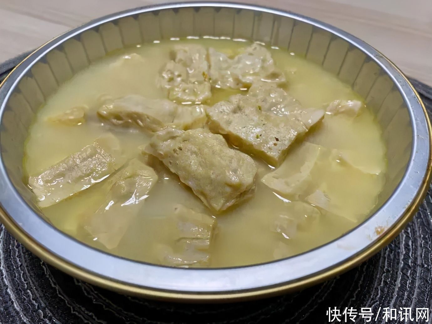 外卖|人均100元竟只是一顿盒饭？200元一顿外卖？西贝功夫菜“翻车”