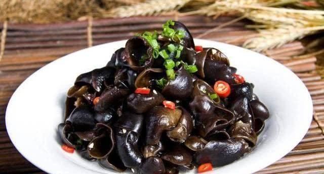 血管堵塞|血管不好,少碰二红,多吃二黑,牢记四句话,血管会越来越好