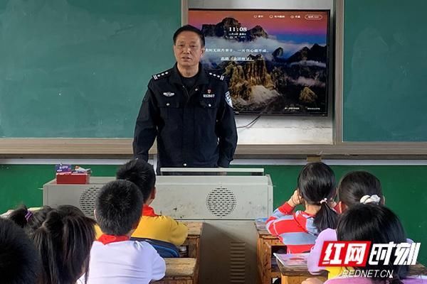 接龙桥|湖南最美基层民警丨贺天红：从警一辈子，扎根基层派出所42年