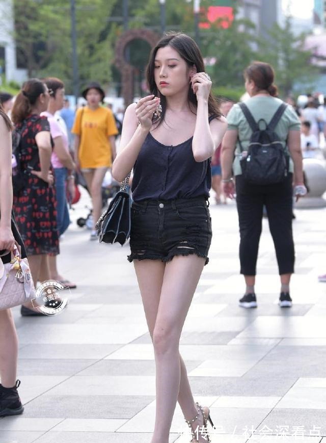 示范 打底裤省心穿搭示范,简单个性又舒适,简约休闲!