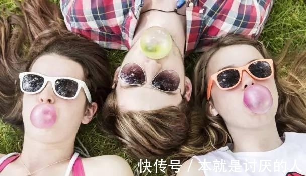 女儿|吃口香糖可致死？女儿死了10年后，伤心欲绝的妈妈发出警告