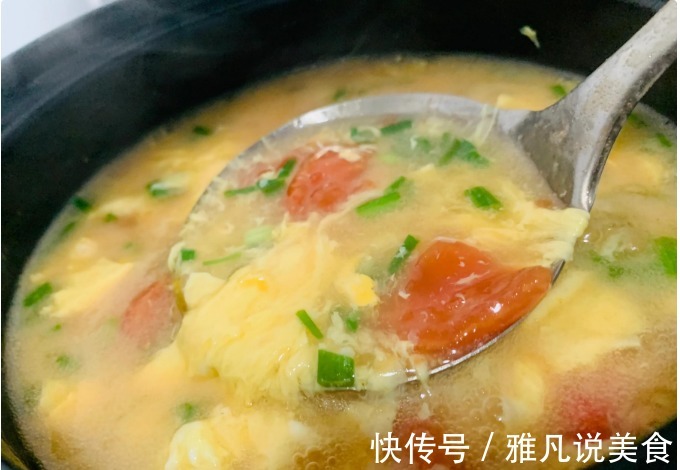 秋日,一汤一菜一饼,喝一口汤,咬上一口饼卷菜,滋润又舒服