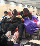 |搞笑GIF:4块钱的营养快线,硬是喝出了茅台的味道!