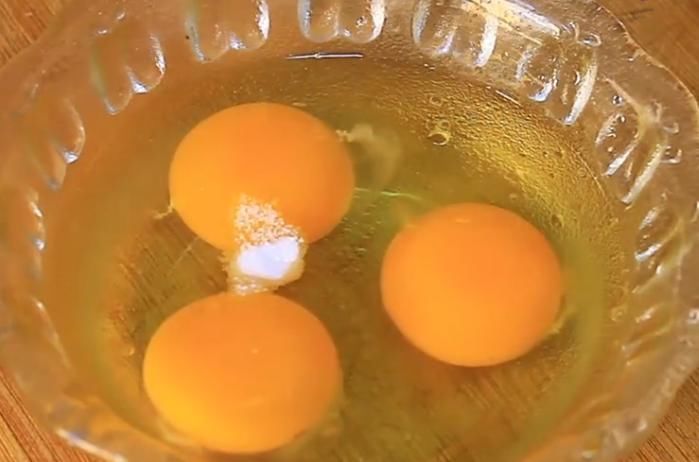 胡萝卜搭配菠菜,简单一做就变成了一道美味,鲜香美味,营养丰富