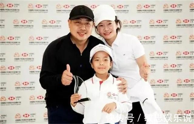 高尔夫球|刘国梁女儿打高尔夫7岁夺冠,8岁获两位数奖牌,几乎没有对手