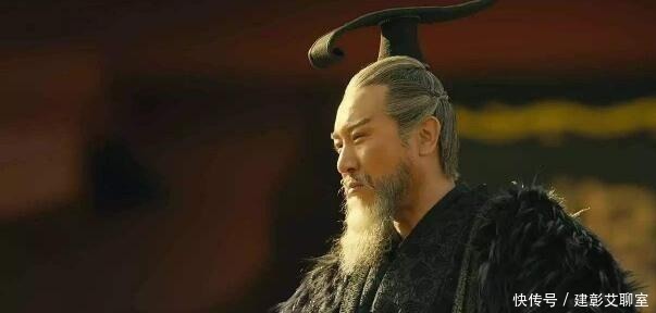 一巴掌|曹植为啥斗不过曹丕?曹操已经给出答案,现实给梦想“一巴掌”