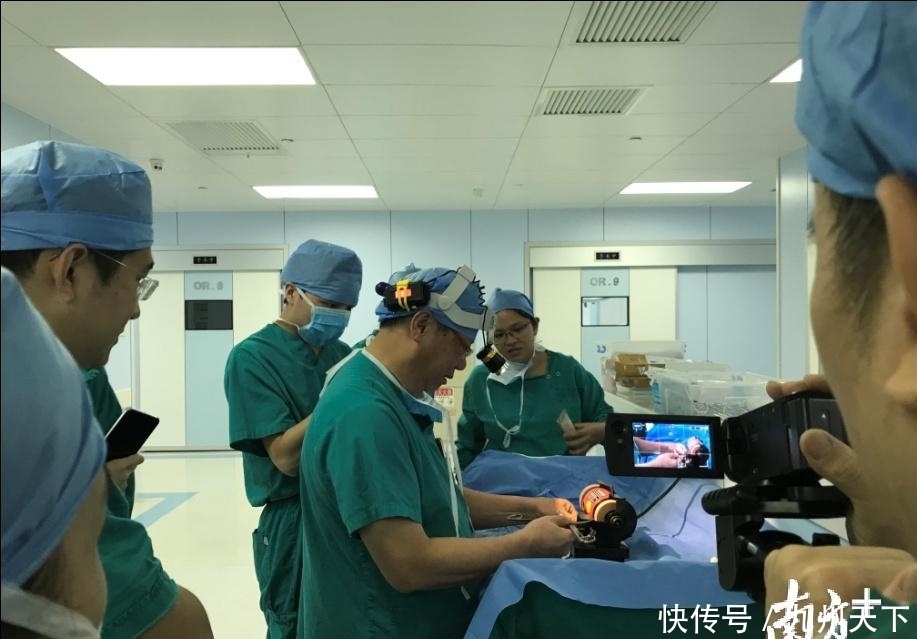 广州这位医生不得了,自己给自己做手术!
