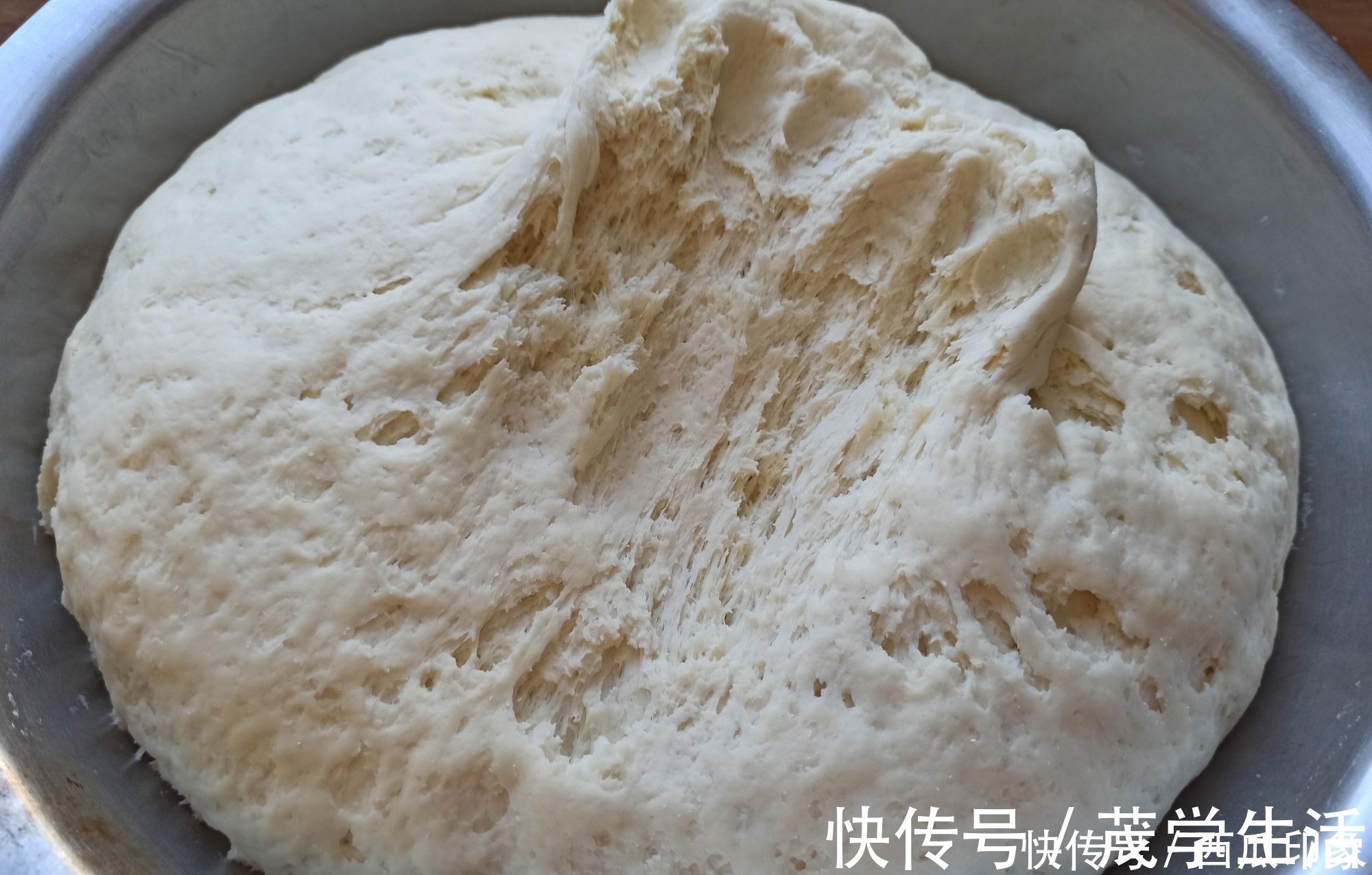 怎样把面快速发满盆？除了酵母粉，再加2样东西，包子馒头特好吃