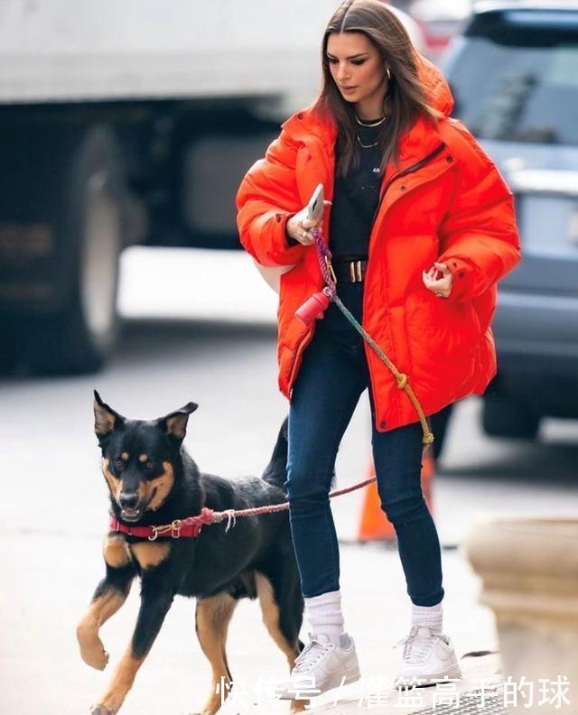通勤|羽绒服如何穿得实用又时髦10款街拍搭配,带来冬日通勤全新启发