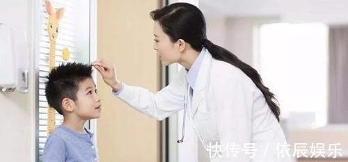妈妈|7岁男孩矮同龄人一截,经筛查发现是因为上培训班引起,妈妈发愁