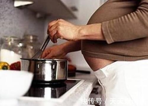 怀孕|孕妇怀孕自己做饭对胎儿有影响?2个阶段不要做,胎儿易“流产”