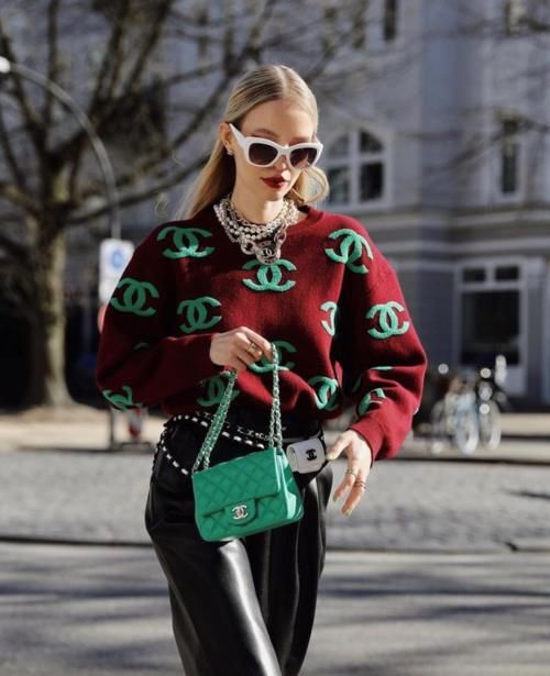 毛衣当季的时刻，用5个方式营造时髦感，穿得洋气又精致