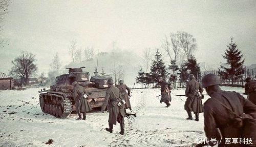 冻死|德军士兵在莫斯科冻死几十万,为何不抢苏联人的衣服穿
