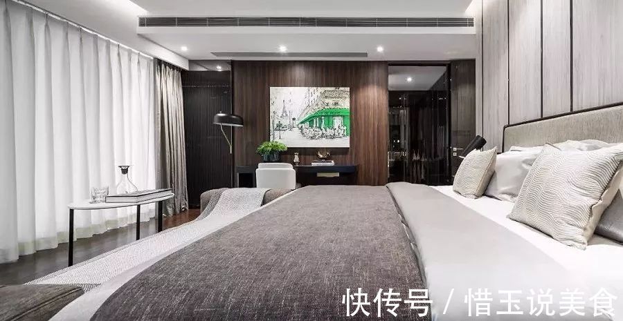 卧室内|还在买衣柜现在流行“挖墙”装衣橱!