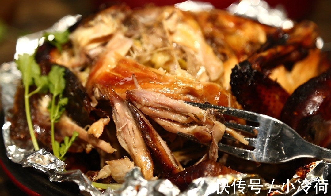 红烧酱油|跟30年老大厨学来的秘制鸡做法：外焦里嫩，筷子一扒就脱骨！