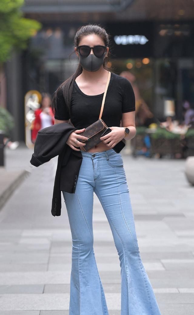 打底裤的造型不止时髦，塑造清纯少女感，女神风格更突出